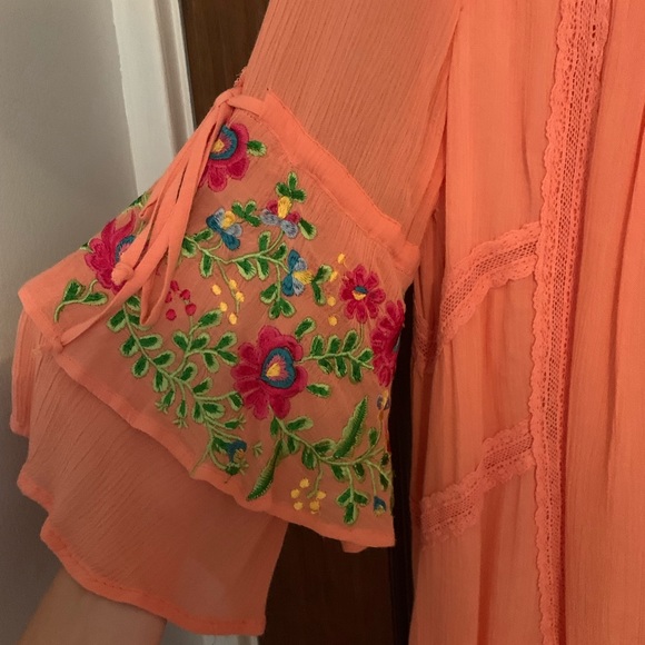 Rahi Cali Embroidered Dress - Picture 6 of 7